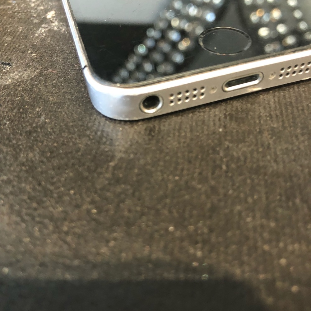 iPhone 5 - Picture 3 of 4